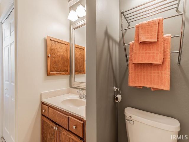 5611 Maple Lane, Newburgh, IN 47630