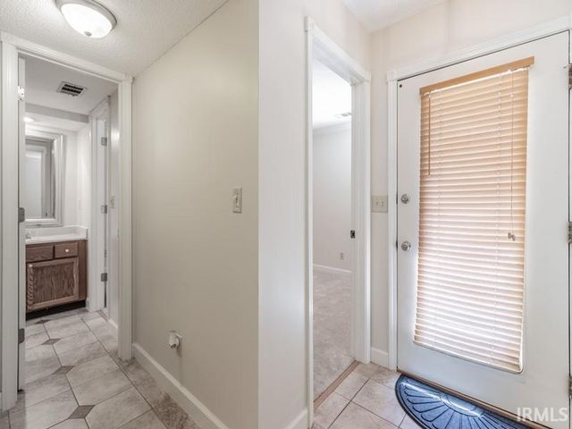 5611 Maple Lane, Newburgh, IN 47630