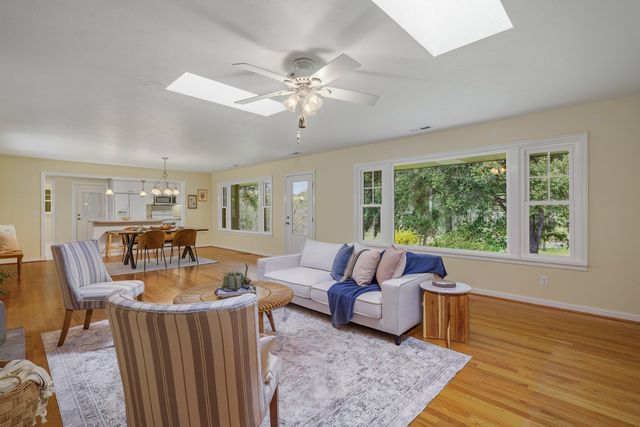 5270 Rogue River Highway, Grants Pass, OR 97527