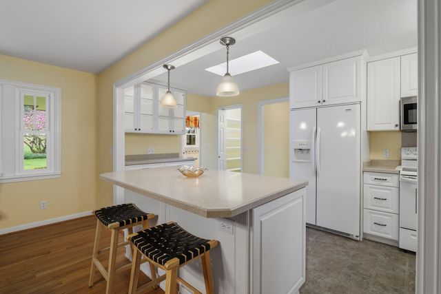 5270 Rogue River Highway, Grants Pass, OR 97527