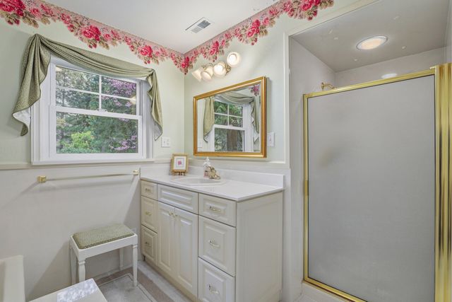 5270 Rogue River Highway, Grants Pass, OR 97527