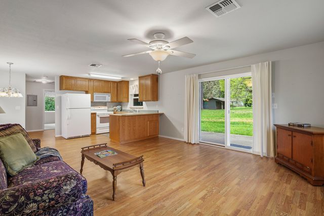 5270 Rogue River Highway, Grants Pass, OR 97527