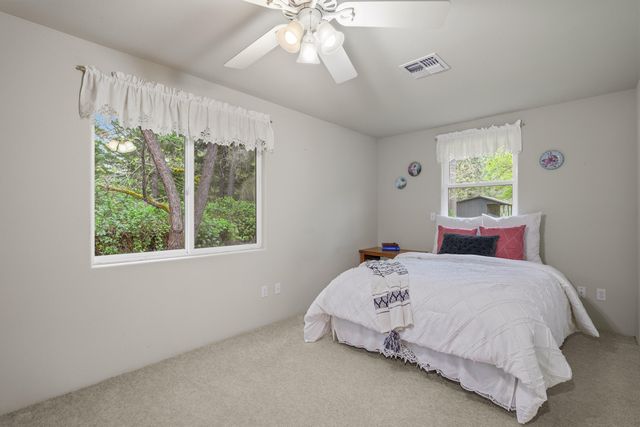 5270 Rogue River Highway, Grants Pass, OR 97527