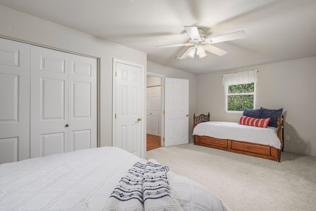 5270 Rogue River Highway, Grants Pass, OR 97527