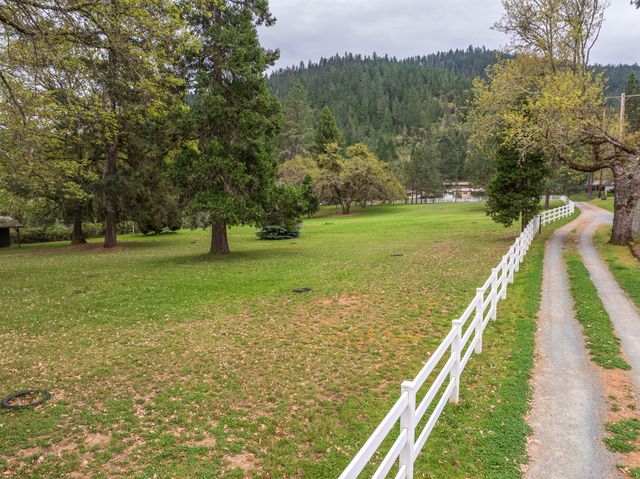 5270 Rogue River Highway, Grants Pass, OR 97527