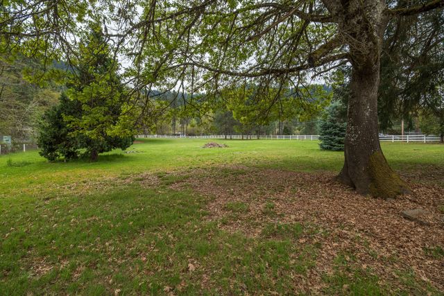 5270 Rogue River Highway, Grants Pass, OR 97527