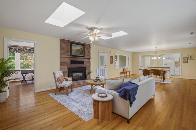 5270 Rogue River Highway, Grants Pass, OR 97527