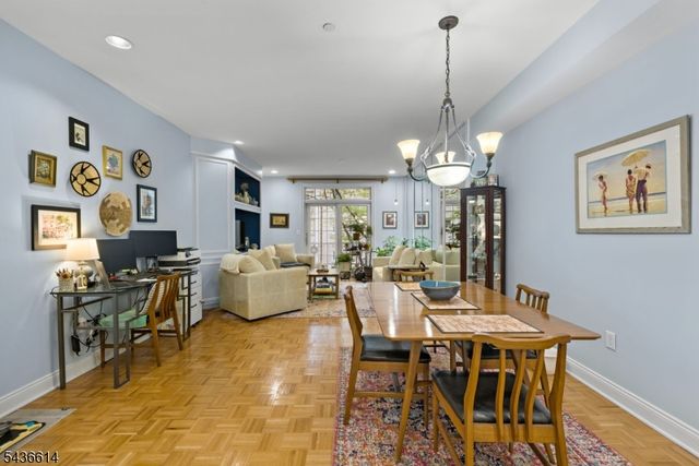 208 Shearwater Ct 32, Jersey City, NJ 07305