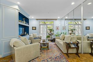 208 Shearwater Ct 32, Jersey City, NJ 07305