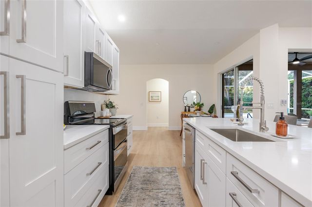 10208 THICKET POINT WAY, Tampa, FL 33647