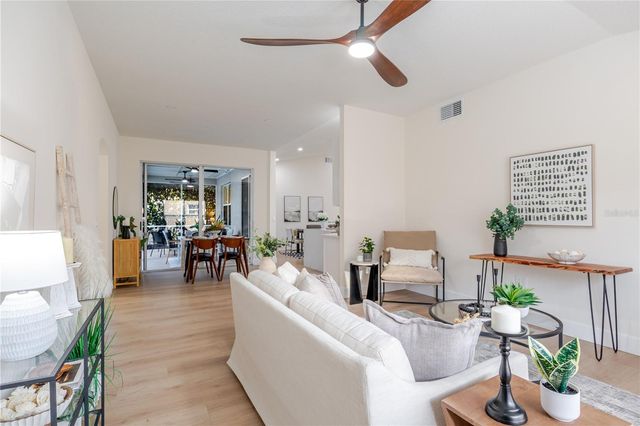 10208 THICKET POINT WAY, Tampa, FL 33647