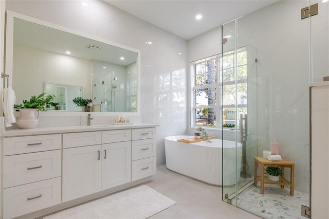 10208 THICKET POINT WAY, Tampa, FL 33647