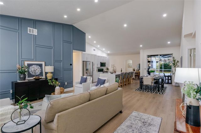 10208 THICKET POINT WAY, Tampa, FL 33647