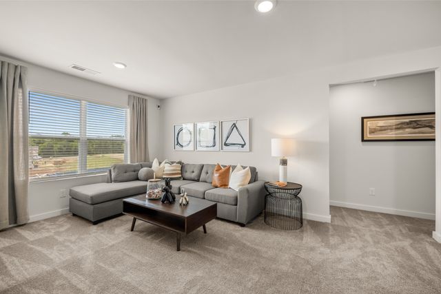 112 Longwood Drive, Lebanon, TN 37087