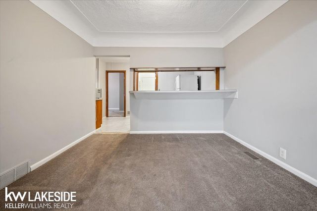 8439 Continental Avenue, Warren, MI 48089