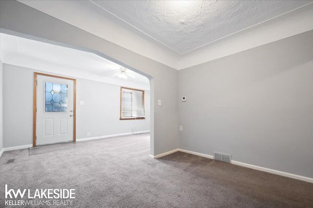 8439 Continental Avenue, Warren, MI 48089