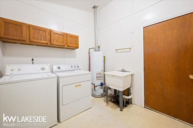 8439 Continental Avenue, Warren, MI 48089