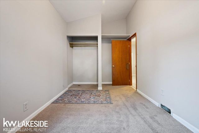 8439 Continental Avenue, Warren, MI 48089