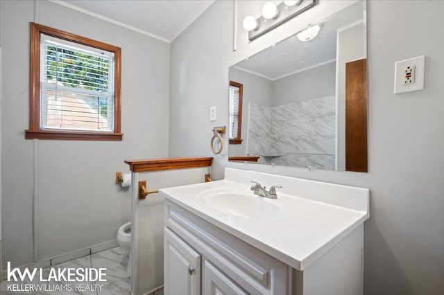 8439 Continental Avenue, Warren, MI 48089