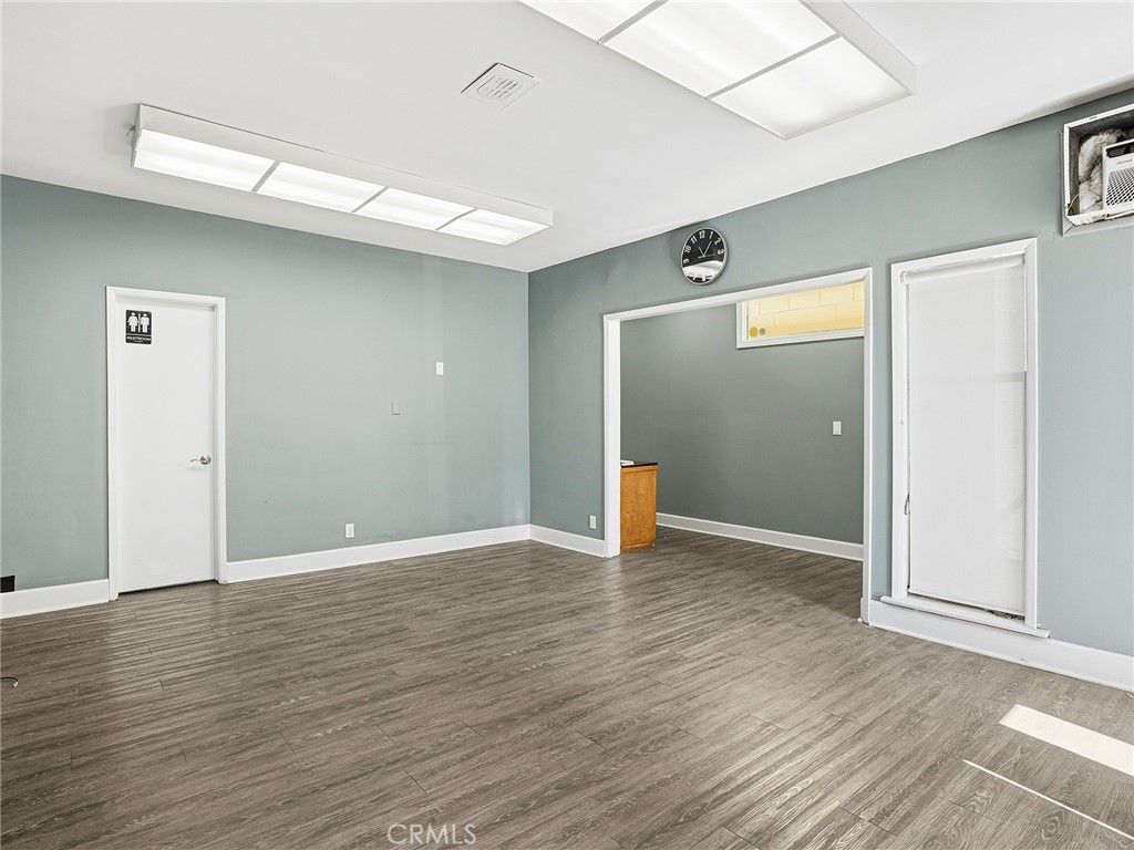 4105 W Magnolia Boulevard, Burbank, CA 91505 — photo 2