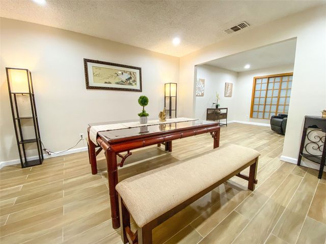4250 Claremont Drive, Grand Prairie, TX 75052