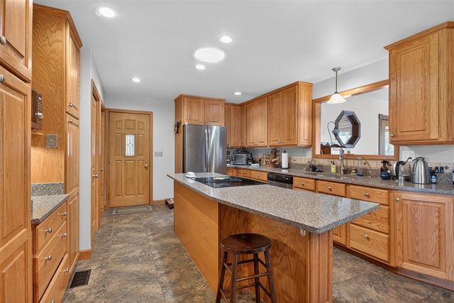 9437 Fisk Road, Parma, MI 49269