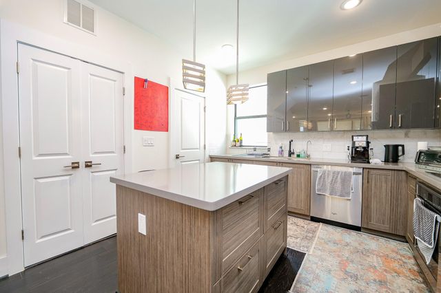 2401 Crawford Street A212, Houston, TX 77004