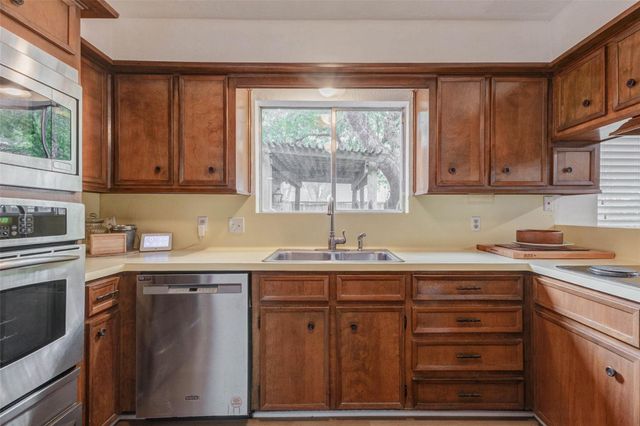 715 Dominion Drive, Katy, TX 77450