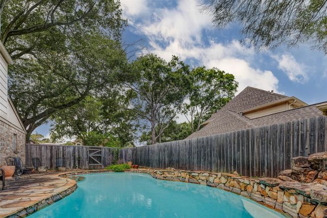 715 Dominion Drive, Katy, TX 77450