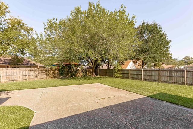 13333 Parwood Ave, Baton Rouge, LA 70816