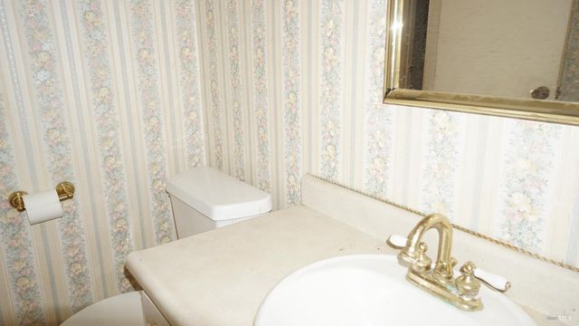 522 Santa Alicia Dr, Rohnert Park, CA 94928