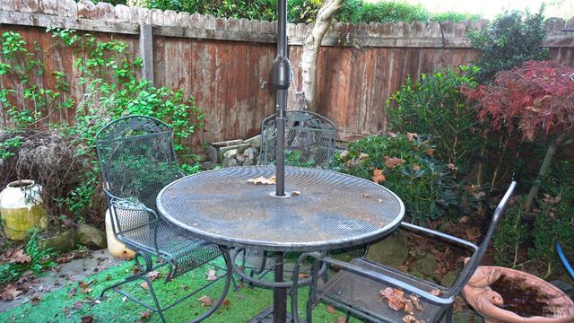 522 Santa Alicia Dr, Rohnert Park, CA 94928