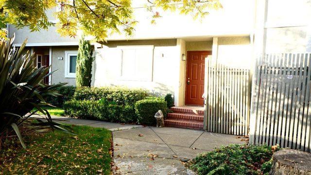 522 Santa Alicia Dr, Rohnert Park, CA 94928