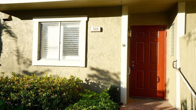 522 Santa Alicia Dr, Rohnert Park, CA 94928