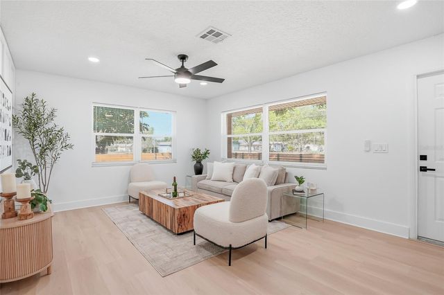 1339 35TH STREET N, St Petersburg, FL 33713