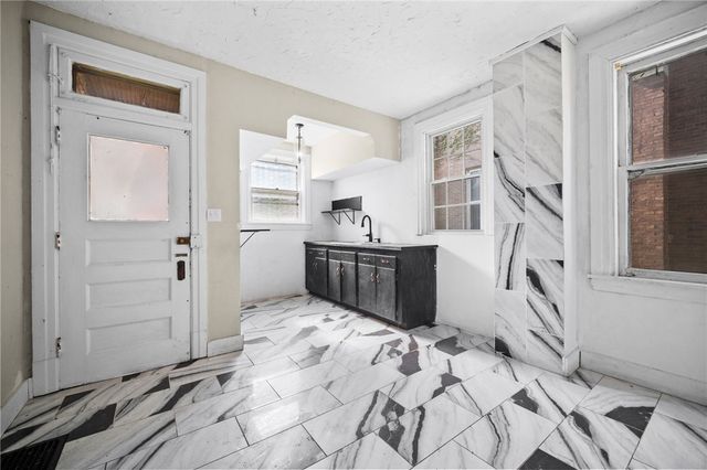 65 Southern, Mt Washington, PA 15211
