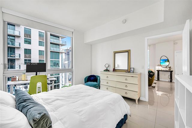 1010 SW 2nd Ave 2004, Miami, FL 33130