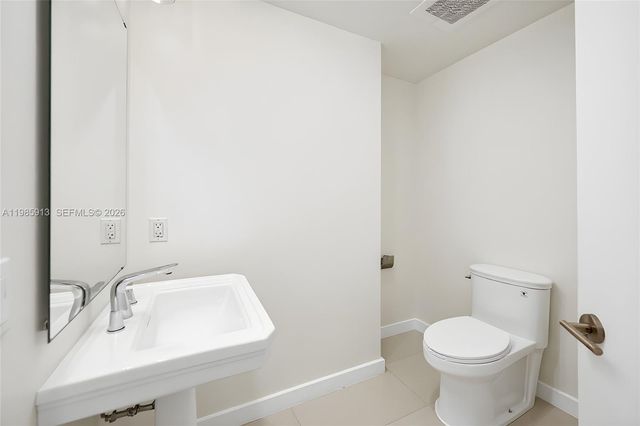 1010 SW 2nd Ave 2004, Miami, FL 33130