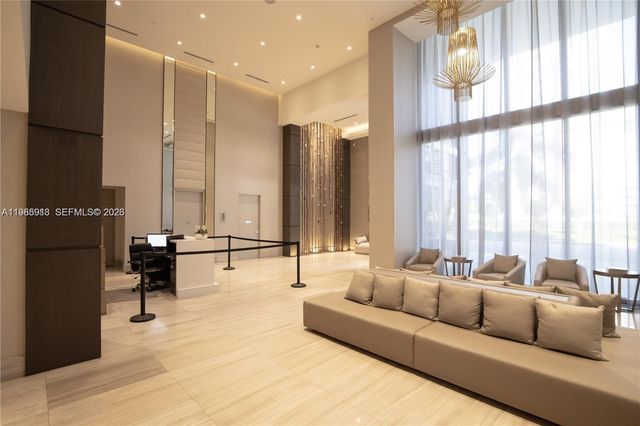 1010 SW 2nd Ave 2004, Miami, FL 33130