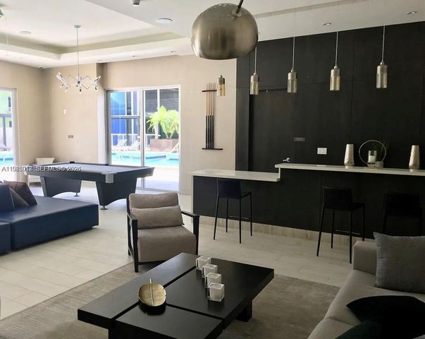 1010 SW 2nd Ave 2004, Miami, FL 33130