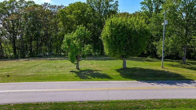 101 Riggs Rd, Portland, TN 37148