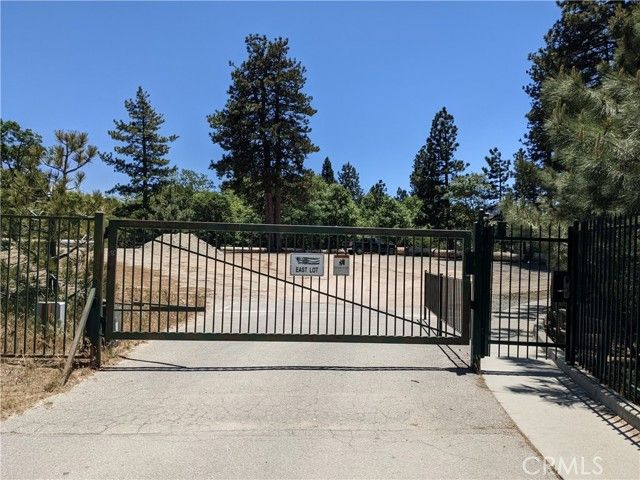 324 N324- Single Slip Dock, Lake Arrowhead, CA 92352