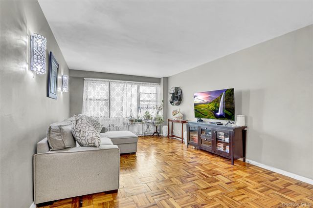 123-40 83rd Avenue 6D, Kew Gardens, NY 11415