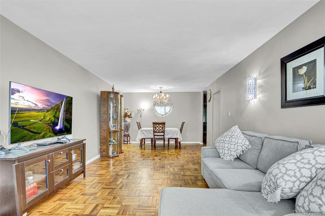 123-40 83rd Avenue 6D, Kew Gardens, NY 11415