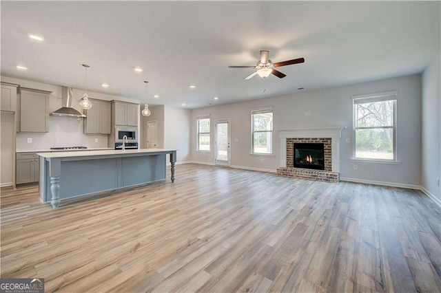 717 Dunlake Way, Locust Grove, GA 30248