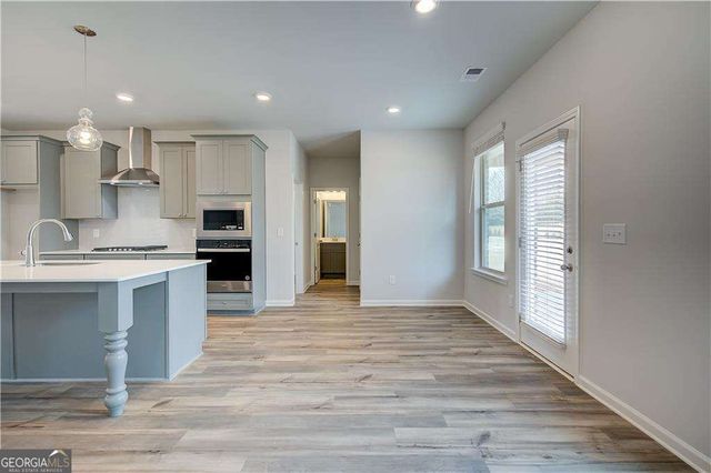 717 Dunlake Way, Locust Grove, GA 30248