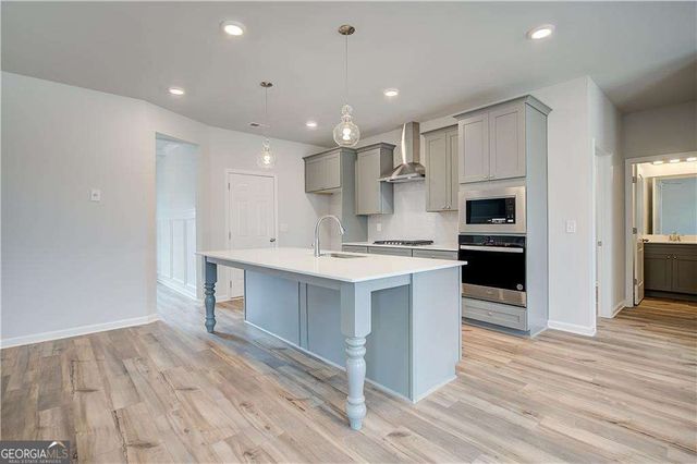 717 Dunlake Way, Locust Grove, GA 30248