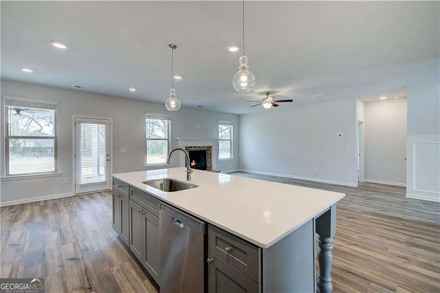 717 Dunlake Way, Locust Grove, GA 30248