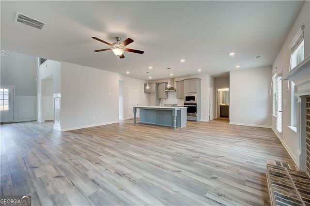717 Dunlake Way, Locust Grove, GA 30248