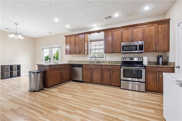 208 Dooley ST, Hampton, VA 23669
